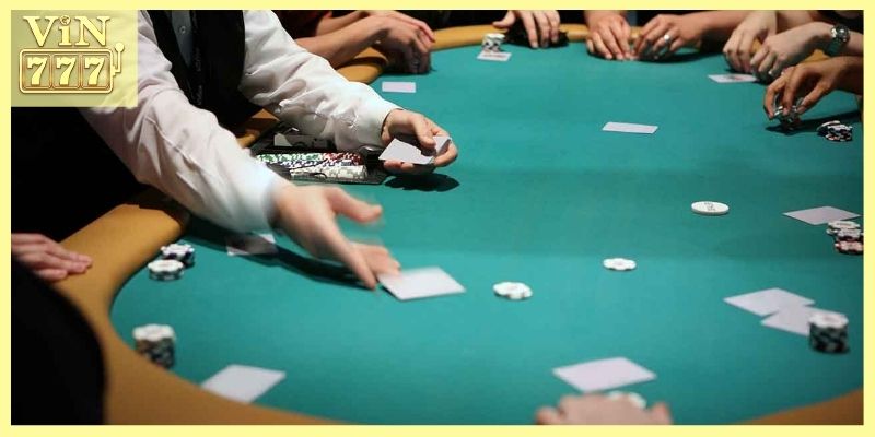 Ván bài poker diễn ra với 4 vòng cơ bản